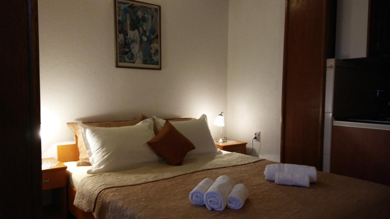 Guest House Villa Castio Petrovac na moru Exterior foto